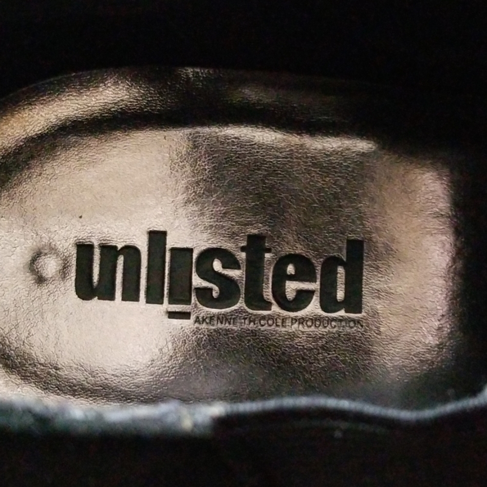 Shoes - Picture 2 of 4